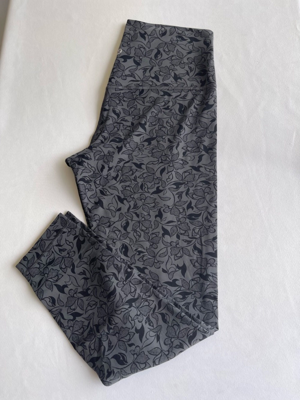 lululemon athletica Gray Floral-Print Leggings - Picture 10 of 11